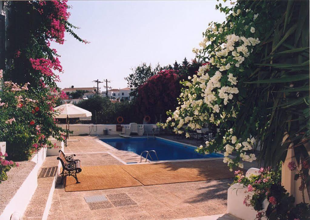 Spetses Retreat Accommodation Exterior foto